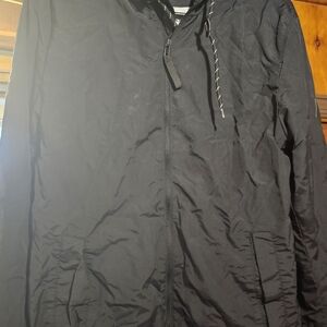 Mens Black Jacket w/hood By H&M. Size Small. Windproof & Water Repellent